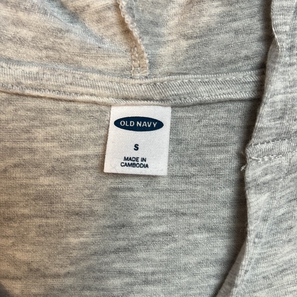 Light weight pull over - Picture 2 of 3